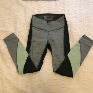 Never worn, OV TechSweat Zoom 7/8 leggings